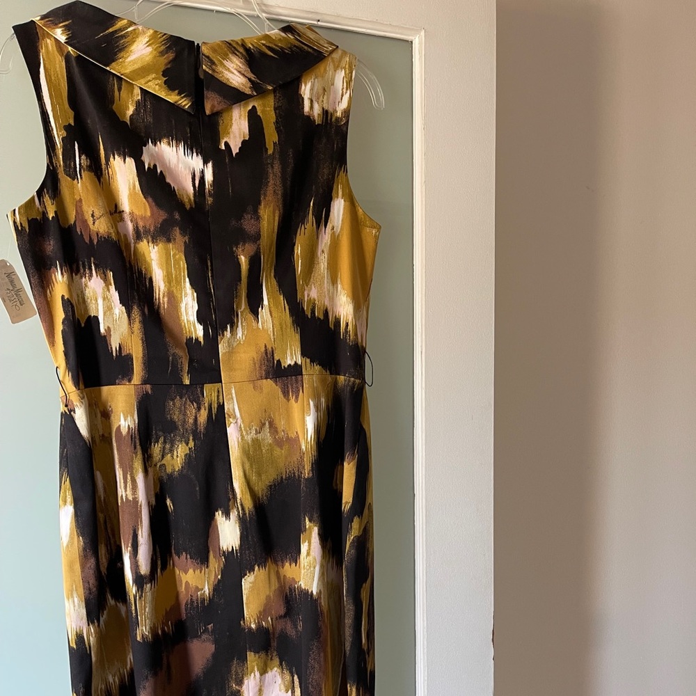 Dress - Picture 2 of 5